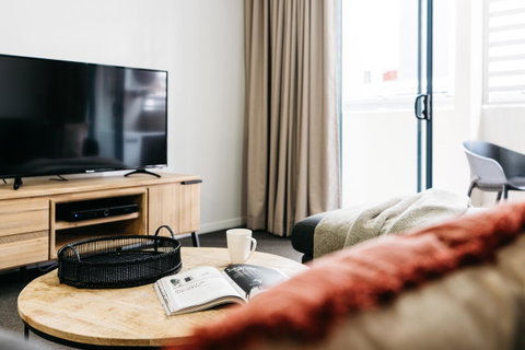 Gabba Central Apartments - Food Delivery Shop 11