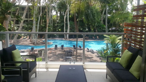 Palm Cove Beach Apartment - Food Delivery Shop 3