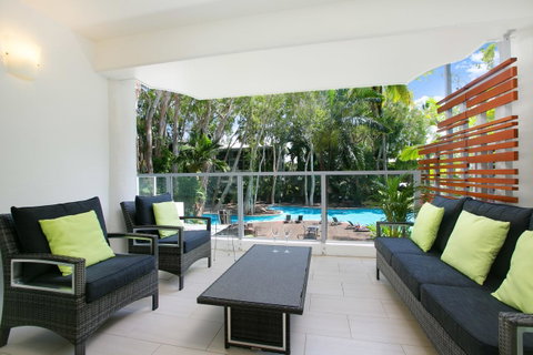 Palm Cove Beach Apartment - Food Delivery Shop 2