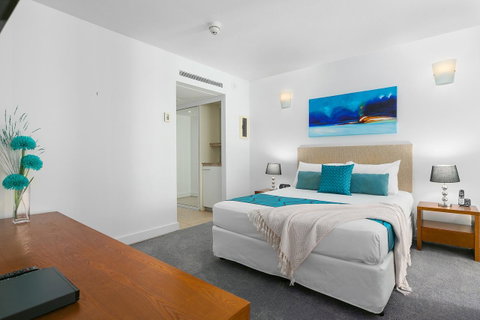 Palm Cove Beach Apartment - Food Delivery Shop 14