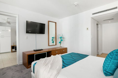 Palm Cove Beach Apartment - Food Delivery Shop 15
