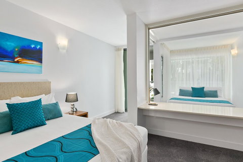 Palm Cove Beach Apartment - Food Delivery Shop 16