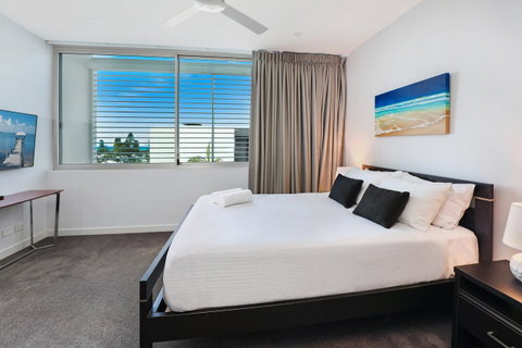 Element On Coolum Beach - Food Delivery Shop 17