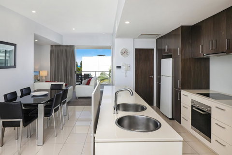 Element On Coolum Beach - Food Delivery Shop 10