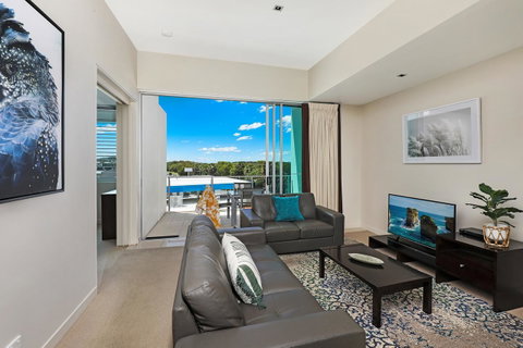 Element On Coolum Beach - Food Delivery Shop 27
