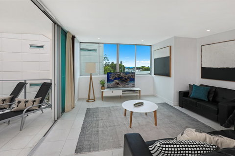 Element On Coolum Beach - Food Delivery Shop 11