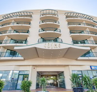 Central Cosmo Apartment Hotel - Food Delivery Shop