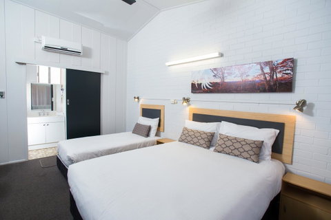 Downs Motel - Food Delivery Shop 30