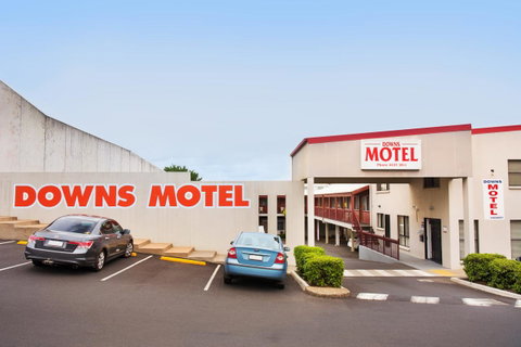 Downs Motel - Food Delivery Shop 24