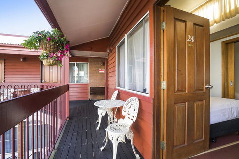 Downs Motel - Food Delivery Shop 6