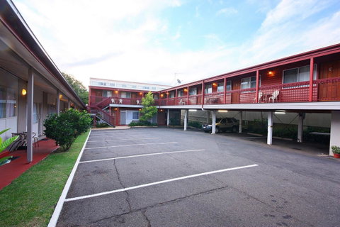 Downs Motel - Food Delivery Shop 20