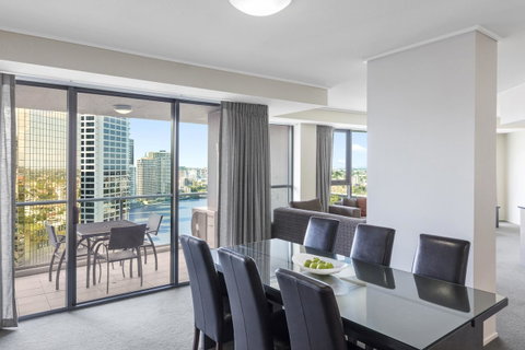 Oaks Brisbane On Felix Suites - Food Delivery Shop 1