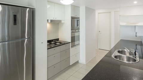 Oaks Brisbane On Felix Suites - Food Delivery Shop 4