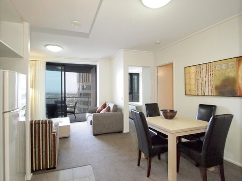Oaks Brisbane On Felix Suites - Food Delivery Shop 23