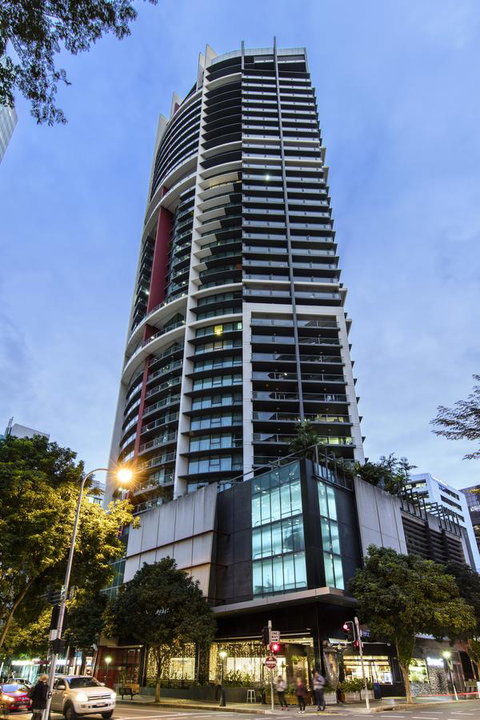 Oaks Brisbane On Felix Suites - Food Delivery Shop 16
