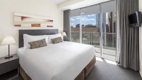 Oaks Brisbane On Felix Suites - Food Delivery Shop 8