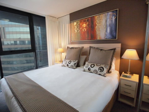 Oaks Brisbane On Felix Suites - Food Delivery Shop 22
