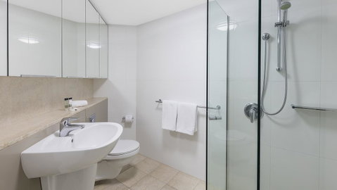 Oaks Brisbane On Felix Suites - Food Delivery Shop 10