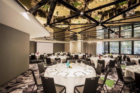 Capri By Fraser Brisbane - Food Delivery Shop 11