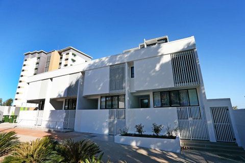 Q Resorts Paddington - Food Delivery Shop 1
