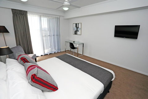 Q Resorts Paddington - Food Delivery Shop 34