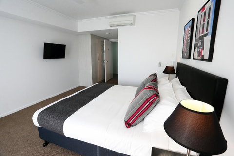 Q Resorts Paddington - Food Delivery Shop 42