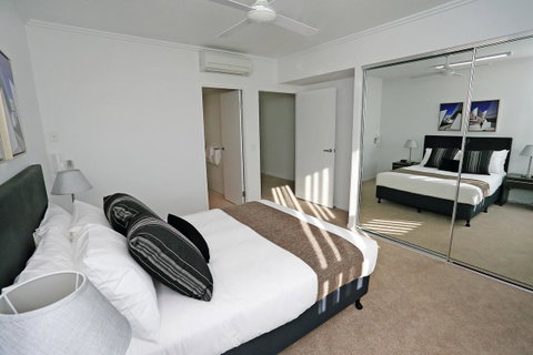 Q Resorts Paddington - Food Delivery Shop 21