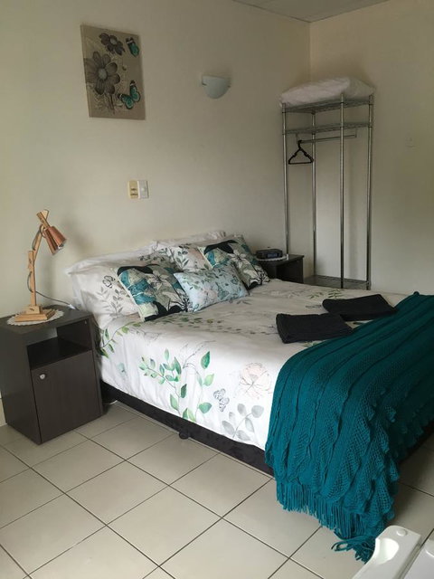 Black Marlin Motel - Food Delivery Shop 18