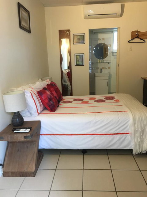 Black Marlin Motel - Food Delivery Shop 15