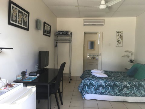 Black Marlin Motel - Food Delivery Shop 22