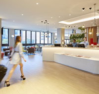 Holiday Inn Express Brisbane Central - Food Delivery Shop