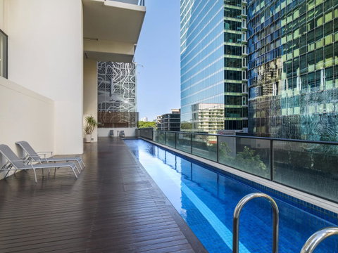 Oaks Brisbane River City Suites - Food Delivery Shop 5
