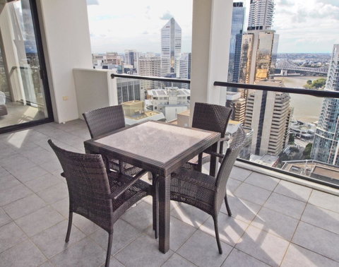 Oaks Brisbane River City Suites - Food Delivery Shop 7