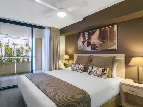 Oaks Brisbane River City Suites - Food Delivery Shop 6
