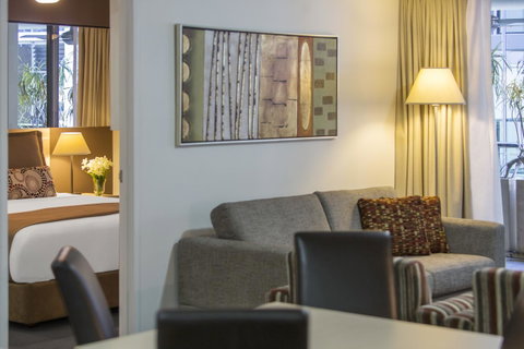 Oaks Brisbane River City Suites - Food Delivery Shop 11