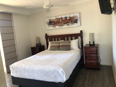 Wharf Boutique Apartments - Food Delivery Shop 7