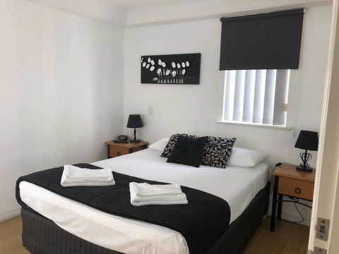 Wharf Boutique Apartments - Food Delivery Shop 22