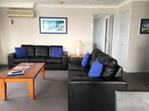 Wharf Boutique Apartments - Food Delivery Shop 19
