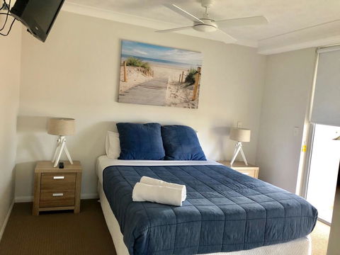 Wharf Boutique Apartments - Food Delivery Shop 5