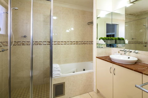 Jack And Newell Holiday Apartments - Food Delivery Shop 37