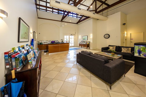 Jack And Newell Holiday Apartments - Food Delivery Shop 18