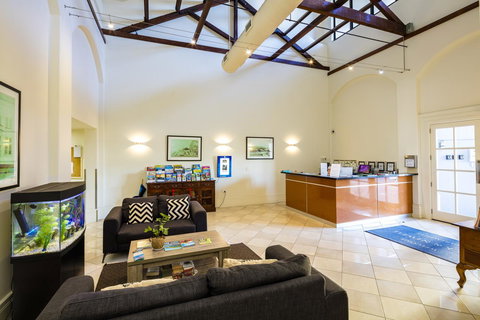 Jack And Newell Holiday Apartments - Food Delivery Shop 16