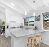 Beautiful Home- Walk to Beach-Short drive to Noosa - Food Delivery Shop