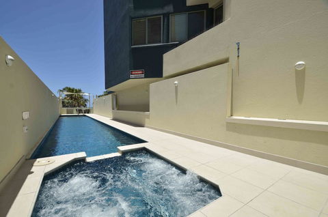 Malibu Apartments - Food Delivery Shop 25