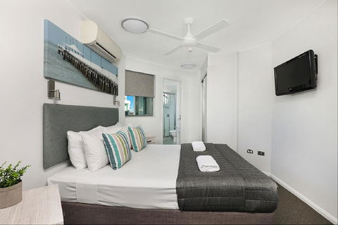 Malibu Apartments - Food Delivery Shop 8