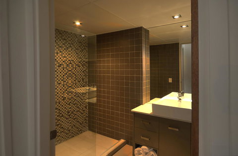 Narrowneck Court Holiday Apartments - Food Delivery Shop 39