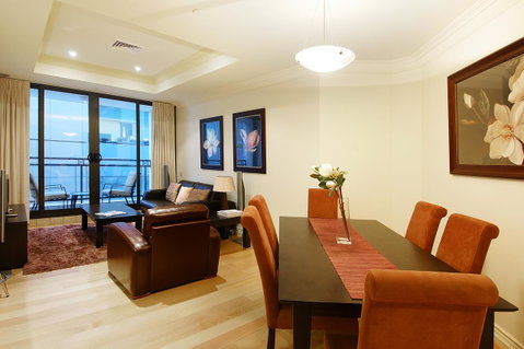 MacArthur Chambers - Food Delivery Shop 13