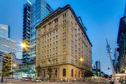 MacArthur Chambers - Food Delivery Shop 0