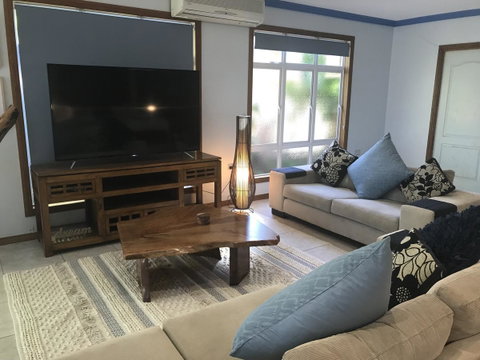 Taj On Byrnes - Private Luxury Apartment Mareeba - Food Delivery Shop 5