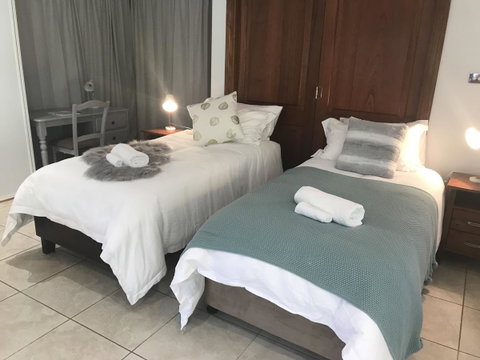 Taj On Byrnes - Private Luxury Apartment Mareeba - Food Delivery Shop 2
